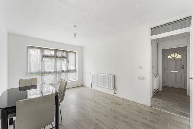 4, Wyemead Crescent, Chingford photo 3