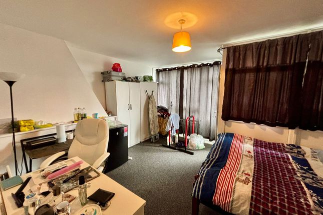 66, Eric Street, London photo 2