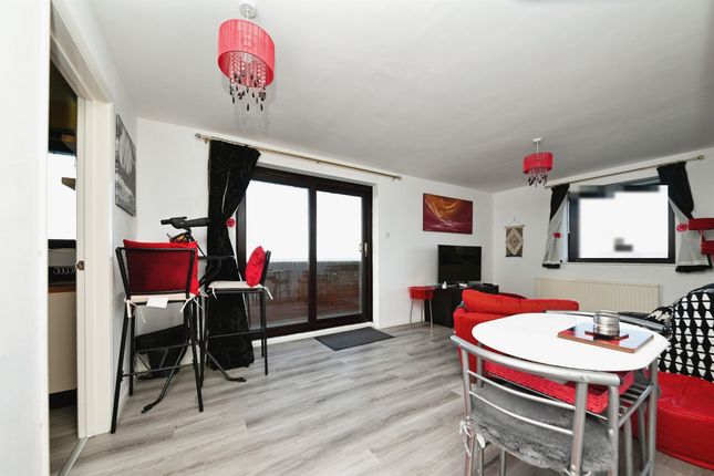 Flat 16, Harlequin House, Le Strange Terrace, Hunstanton photo 3