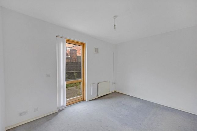 93, Evelyn Road, London E16, London photo 4