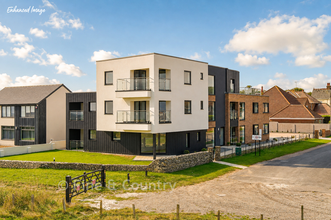 2-bed flat on Ocean View, Fitzroy Avenue, Broadstairs, £475,000