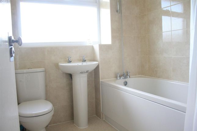 13 Field Close, Aylesbury photo 5