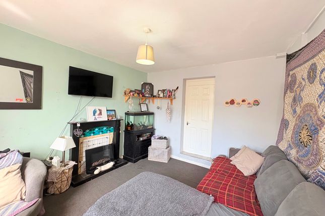 2 Lower Church Street, Bridgend photo 3