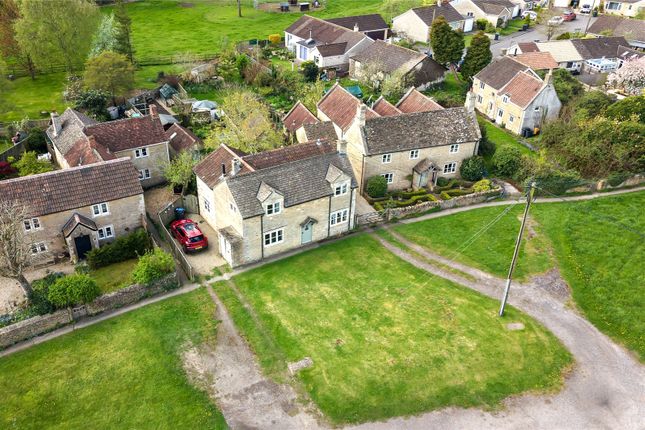 37, The Common, Wiltshire photo 3