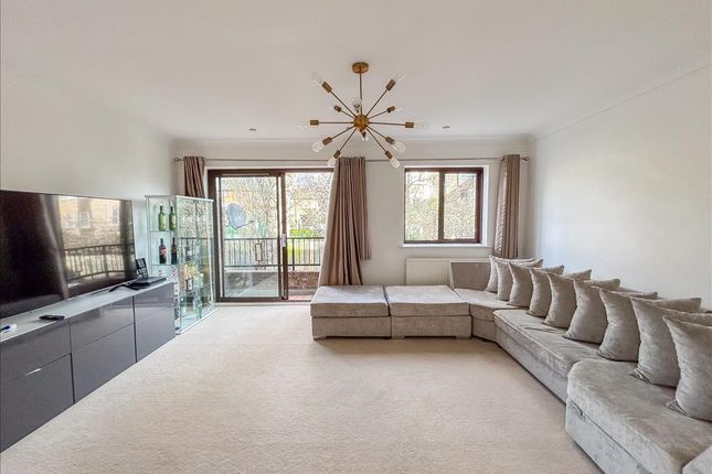 Terraced house to rent in St. Helens Gardens, London