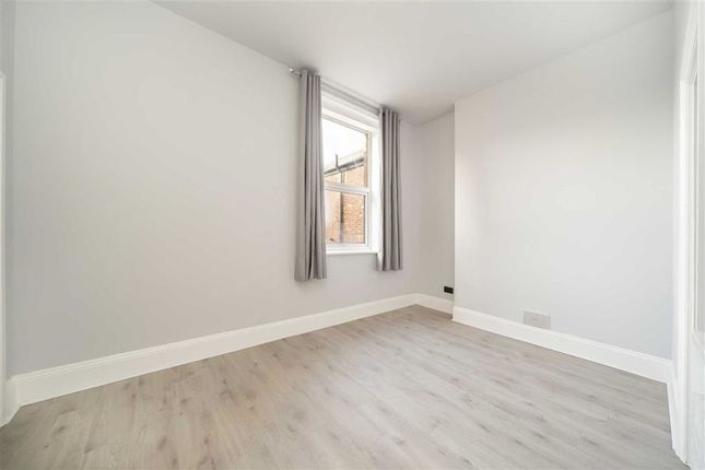 Thumbnail Studio to rent in Cricklewood Broadway, London