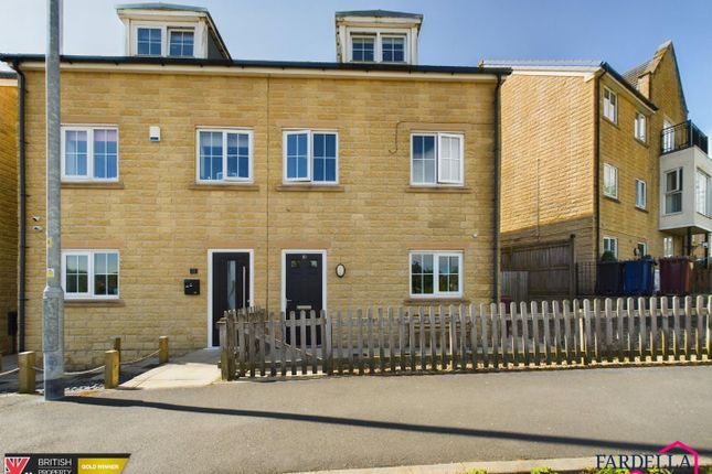 Town house for sale in St. Stephen Crescent, Burnley