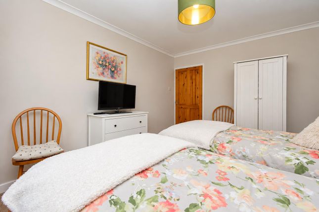 72, Southmoor Road, Pontefract photo 3