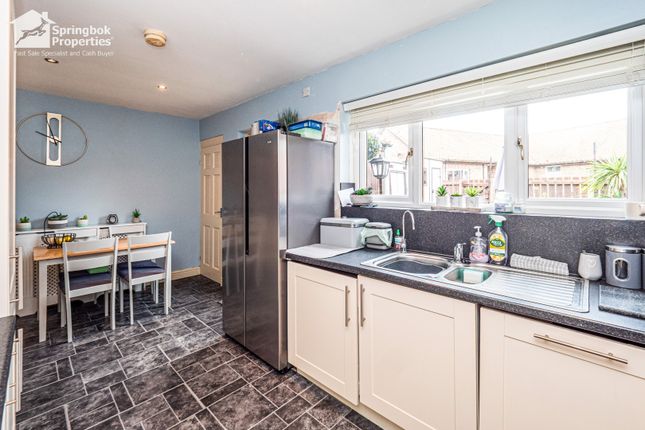 4, Falklands Court, Withernsea photo 4
