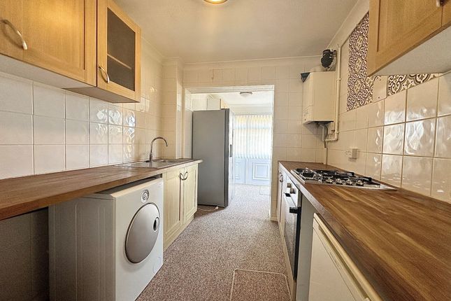 69 Seven Sisters Road, Eastbourne photo 2