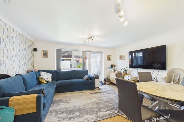 10 Winston Mews, Aylesbury photo 2