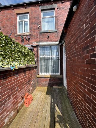 Terraced house to rent in Hillside Ave, Oldham