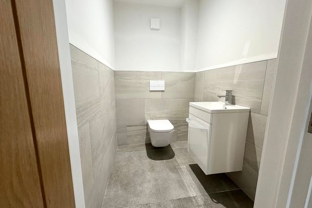 Cloakroom/wc
