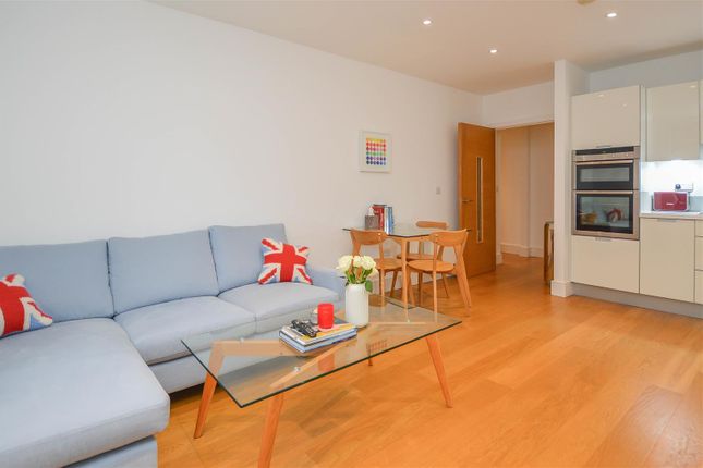 3 Albert Court, The Galleries, Brentwood photo 2