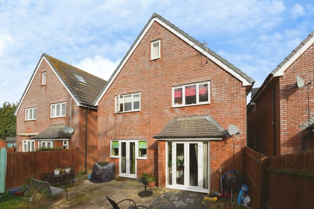 3, Barnpear Court, Gloucester photo 2