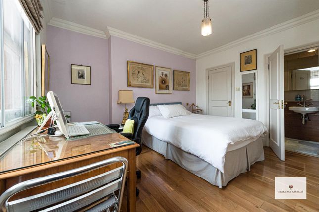 30, Burnham Court, Moscow Road, LONDON photo 2