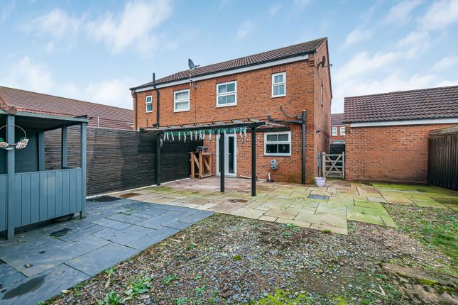 3-bed semi-detached on 7, Cygnet Close, Hornsea, £200,000