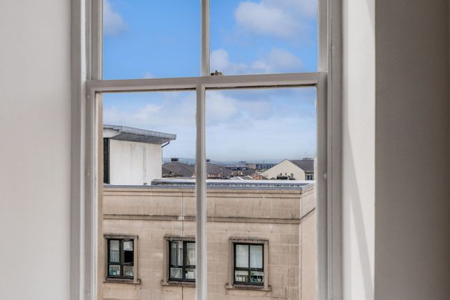 3/2 26 Granville Street, Glasgow photo 3