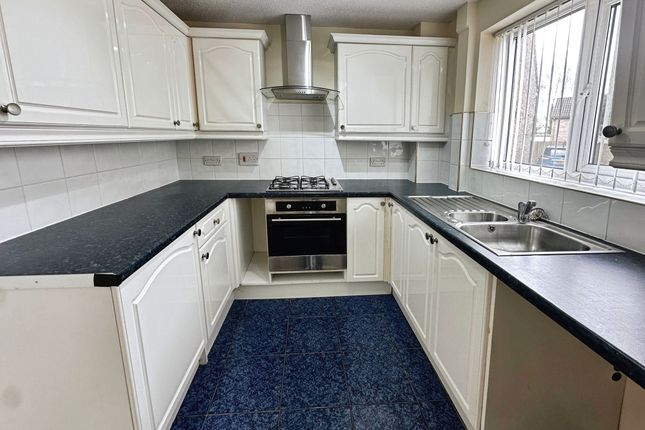 59 Davis Avenue, Bridgend photo 3