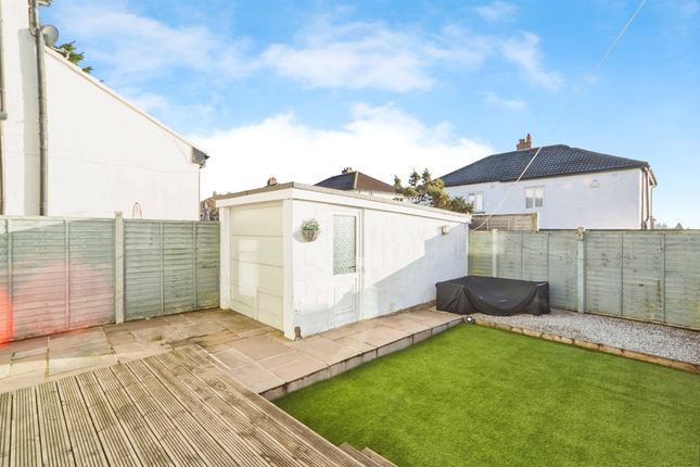 27, Leslie Avenue, Leeds photo 2