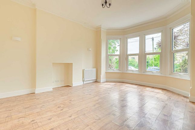 13, Britannia Road, Westcliff-on-sea photo 3