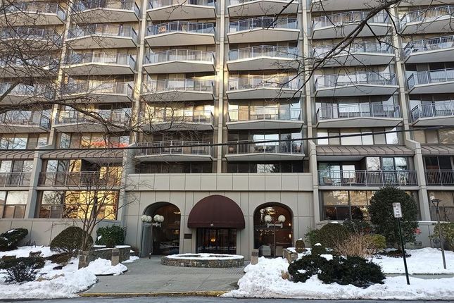Town house for sale in 15 Stewart Place #12A, White Plains, New York, United States Of America