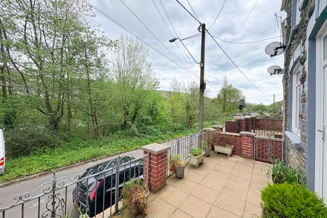 38 Bridgend Road, Bridgend photo 3