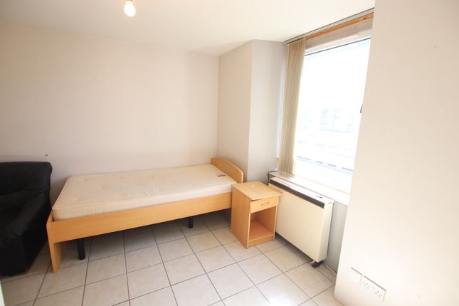 58, Dundee photo 3
