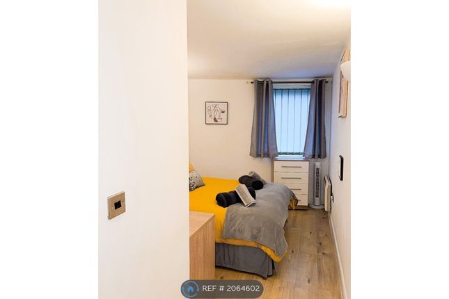 Flat to rent in Whitworth Street West, Manchester