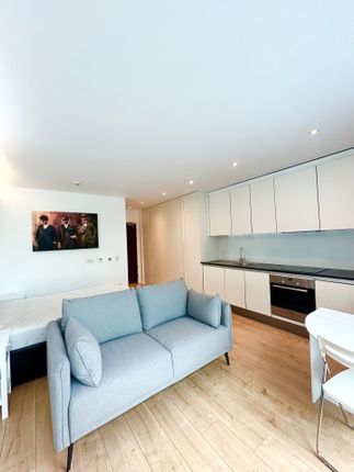 Flat to rent in Apartment 2126 Cube, The Cube West, 197 Wharfside Street, Wharfside Street, Birmingham, West Midland