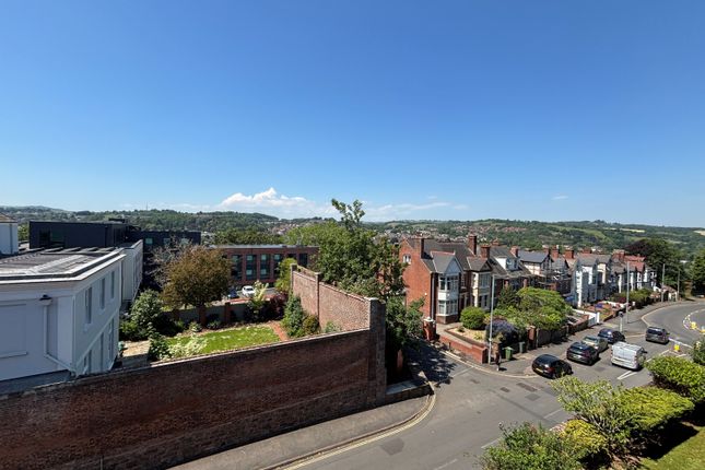 Flat 25, Montpelier Court, St. Davids Hill, Exeter photo 3