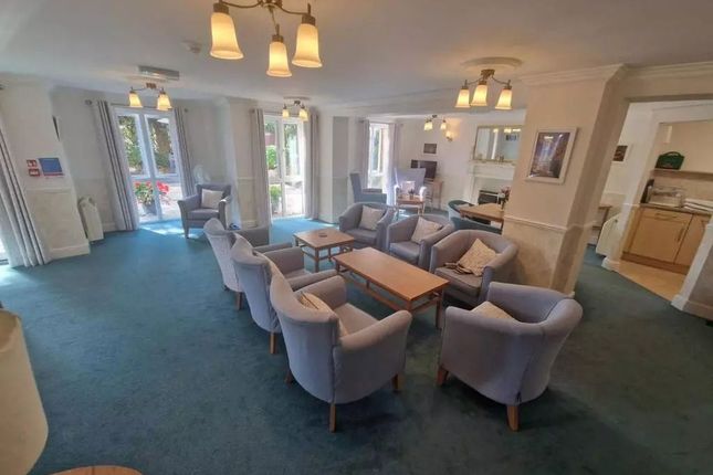 28 Harewood Court, 545 Limpsfield Road, Warlingham photo 2