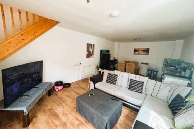 26 Beach Road West, Felixstowe photo 3