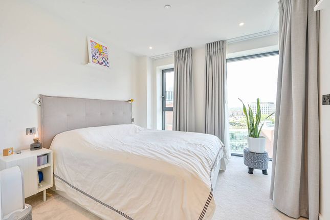 Westmont Apartments, White City photo 4