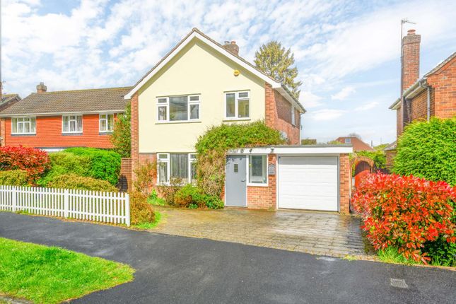 Thumbnail Detached house for sale in Sandalwood Avenue, Chertsey