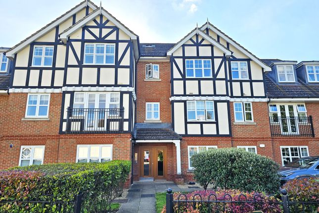 Thumbnail Flat to rent in Regal Court, Holders Hill Road, Mill Hill