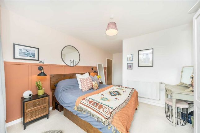 43, Penrose Court, 20, Boundaries Road, London photo 4