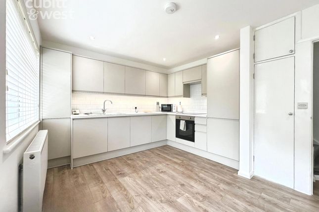 27, Batemans Road, Brighton photo 4