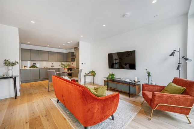 Thumbnail Property for sale in Park Place, Ealing, London