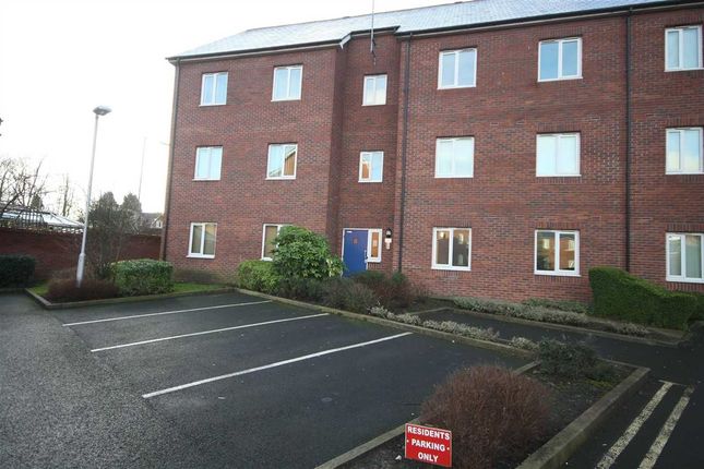 Flat for sale in Mill Court, Stoneclough, Stoneclough