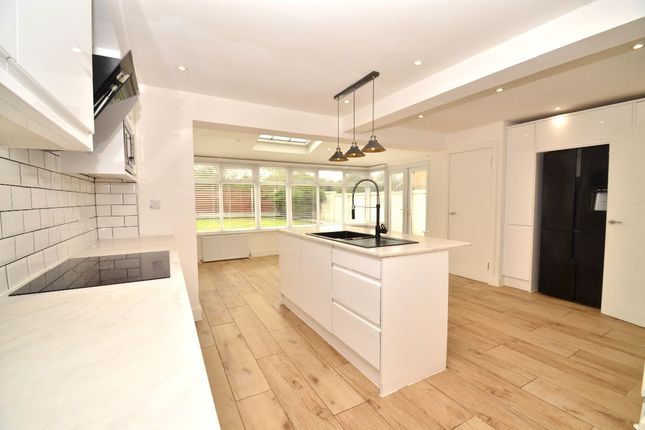 18 Bennison Drive, Romford photo 5