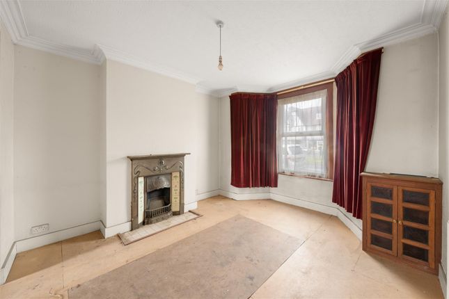 745, Uxbridge Road, Hayes photo 3