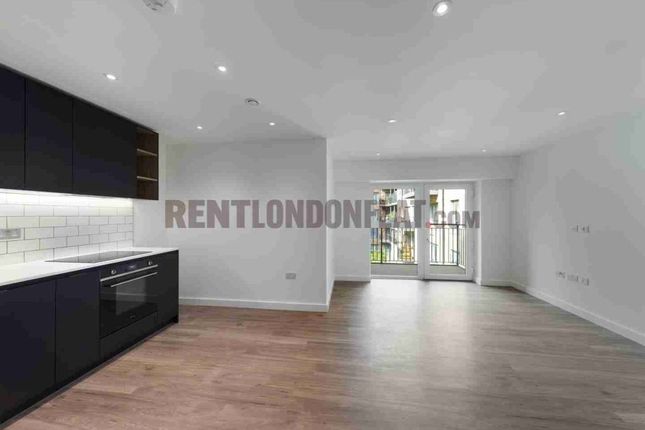 Commander Avenue, Colindale photo 2