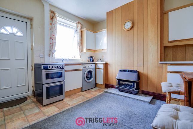 18, Allott Crescent, Barnsley photo 4