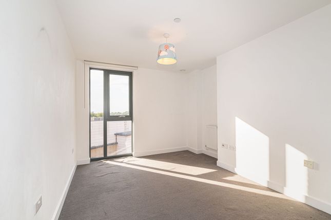 50 Tavernelle House, Sutton photo 3
