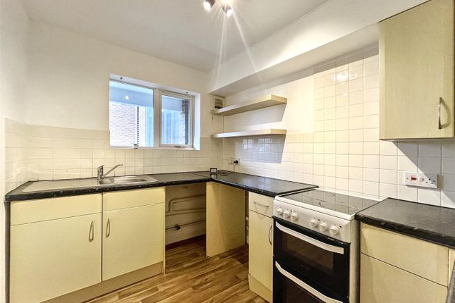 3, Cairns Court, Norwich photo 2