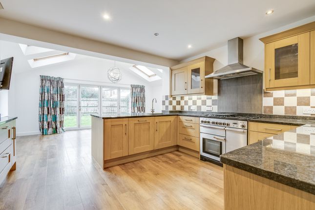 29, Abbeydore Grove, Milton Keynes photo 3