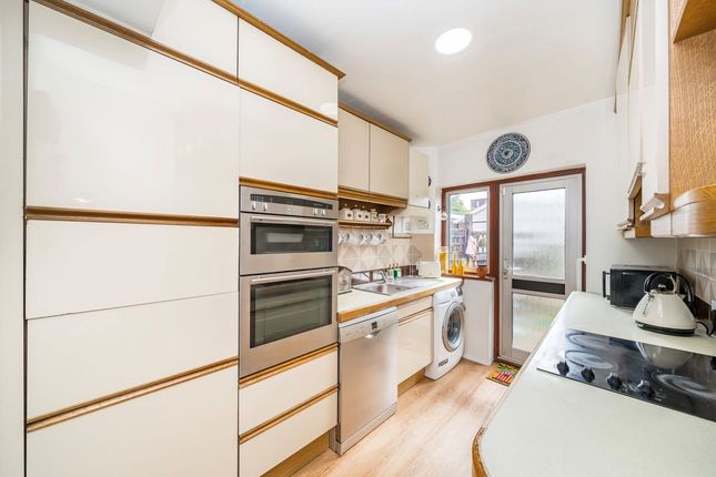 100, Canberra Road, London photo 4