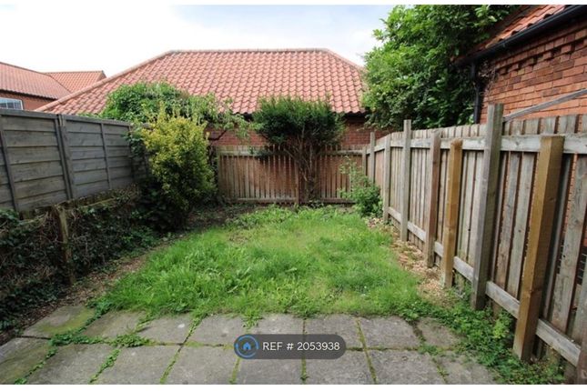 End terrace house to rent in Edward Avenue, Newark