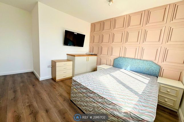 Manor Drive North, Worcester Park photo 2